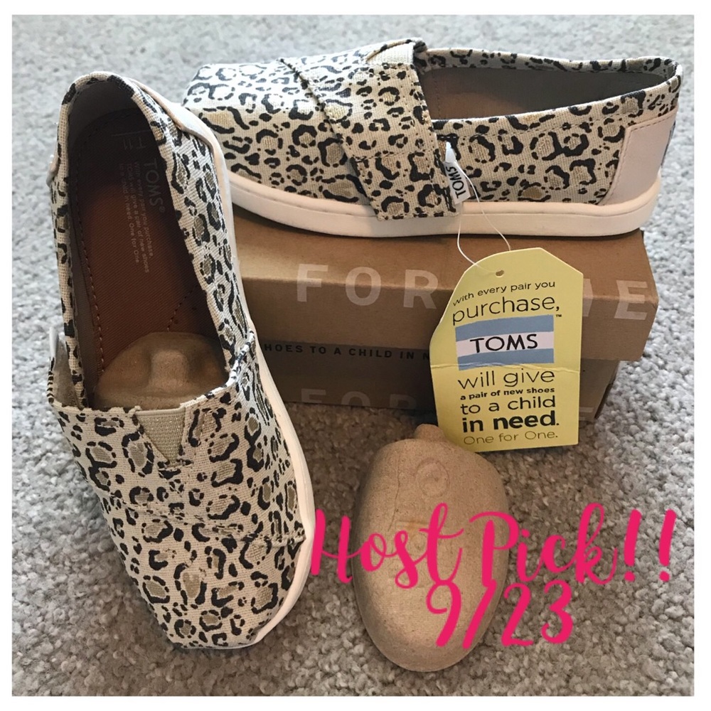 🌟HP 9/23🌟NWT Leopard print toddler Toms!